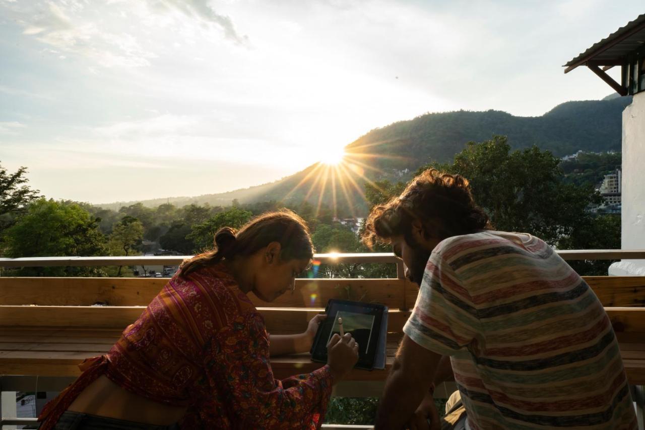 Zostel Rishikesh, Laxman Jhula Pansiyon Dış mekan fotoğraf